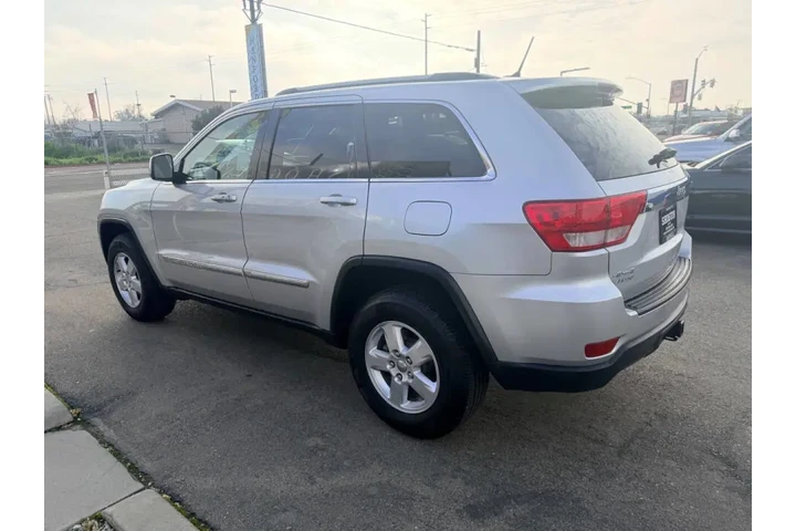 $10995 : 2013 Grand Cherokee image 4