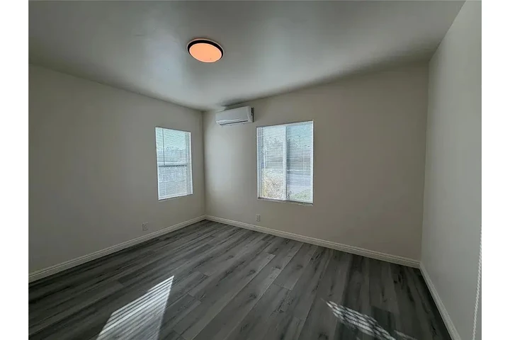 $900 : Beautiful Home...San Gabriel image 3