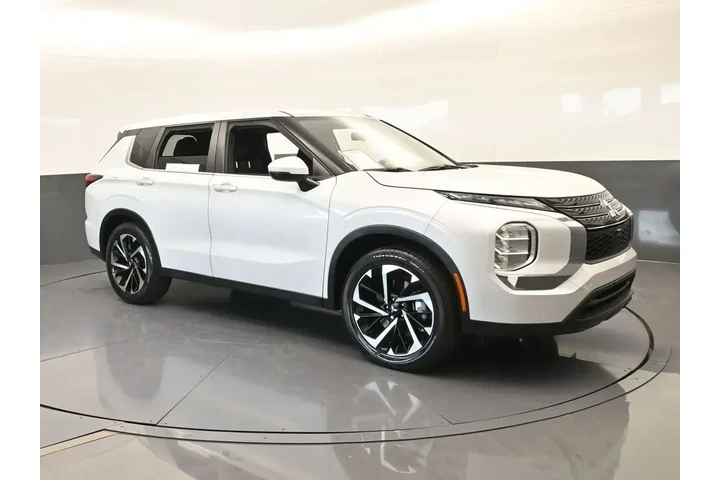 $15991 : Mitsubishi Outlander 2022 ES image 8