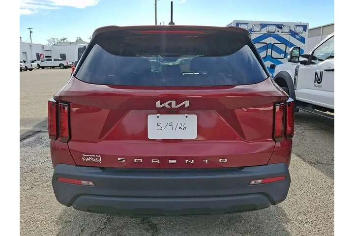 $24798 : Kia Sorento 2022 LX 4dr SUV image 5