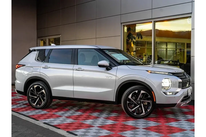 $25988 : Mitsubishi Outlander PHEV 20 image 3