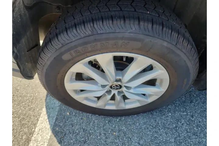 $21495 : Toyota Corolla Cross 2022 LE image 5