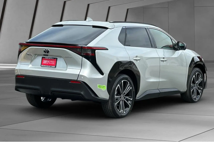 $23900 : Toyota bZ4X 2023 Limited 4dr image 4