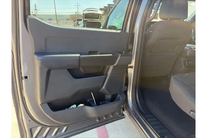 $39200 : Ford F-150 2023 4x4 XL 4dr S image 6