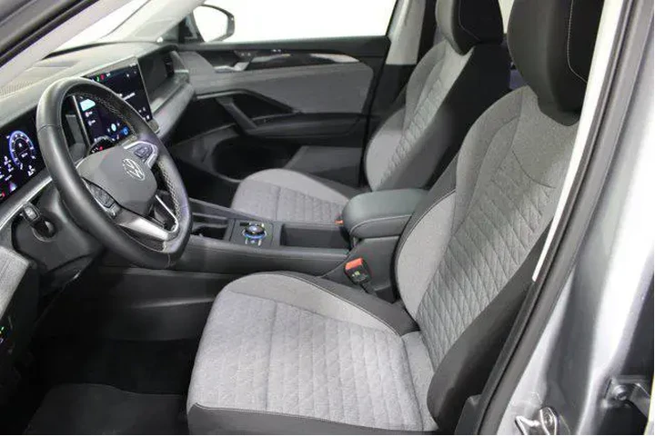 $28993 : Volkswagen Tiguan 2025 S 4dr image 3