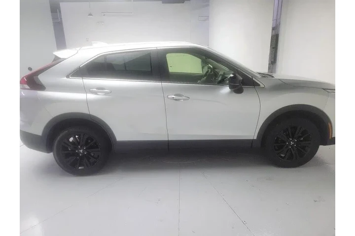 $19998 : Mitsubishi Eclipse Cross 202 image 4
