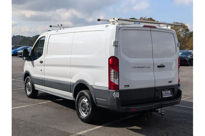 $17990 : Ford Transit 2018 250 3dr SW image 7