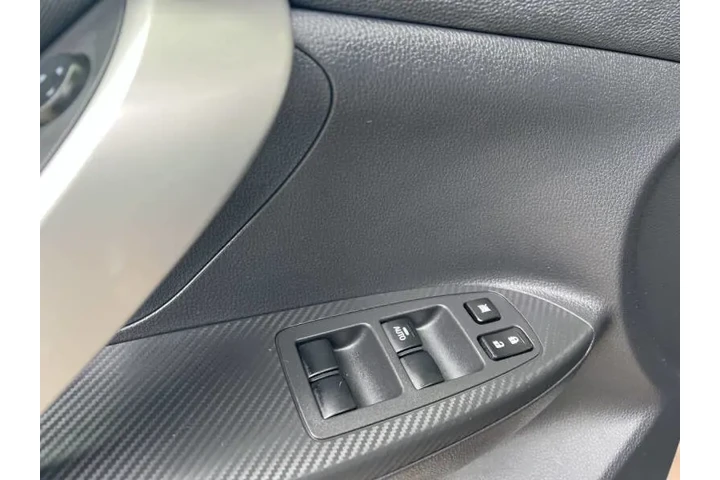 $11997 : 2020 Eclipse Cross SE image 10