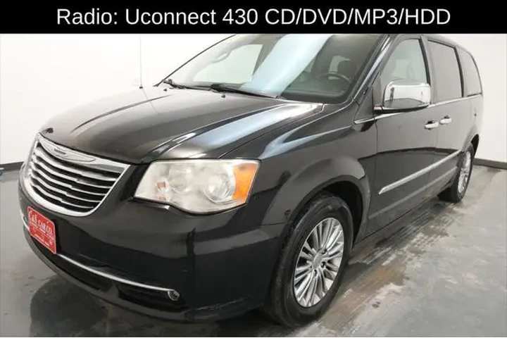 $5900 : Chrysler Town and Country 20 image 3