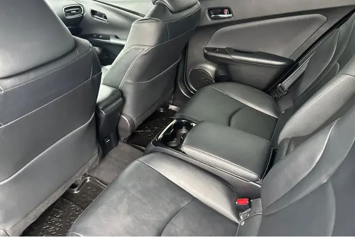 $13995 : Toyota Prius Prime 2017 Adva image 4