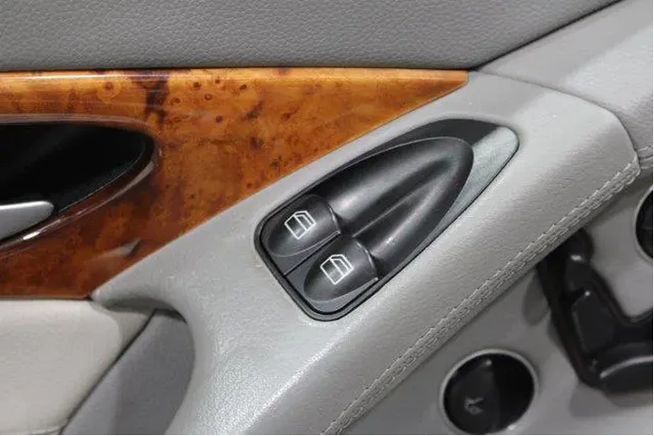 $15982 : Mercedes-Benz SL-Class 2007 image 8