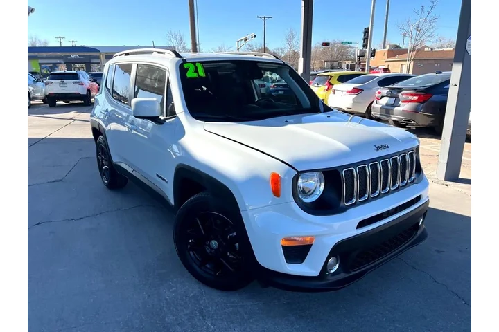 2021 Renegade Latitude image 3