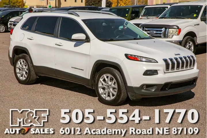 2018 Cherokee Latitude Plus F image 1