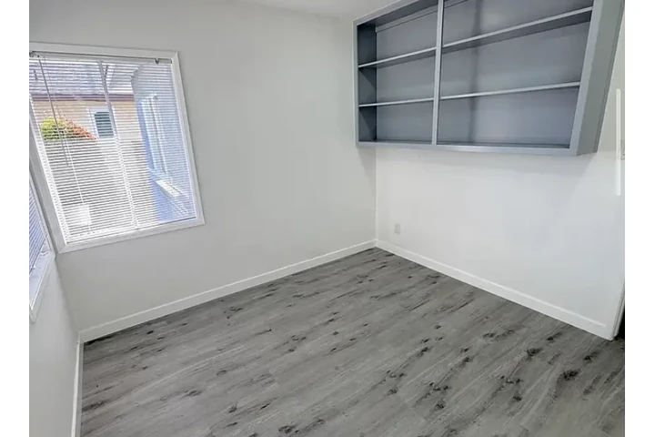 $2330 : Discover this exceptional 4-br image 1