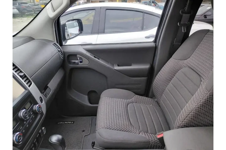 $13800 : 2020 Frontier SV image 4