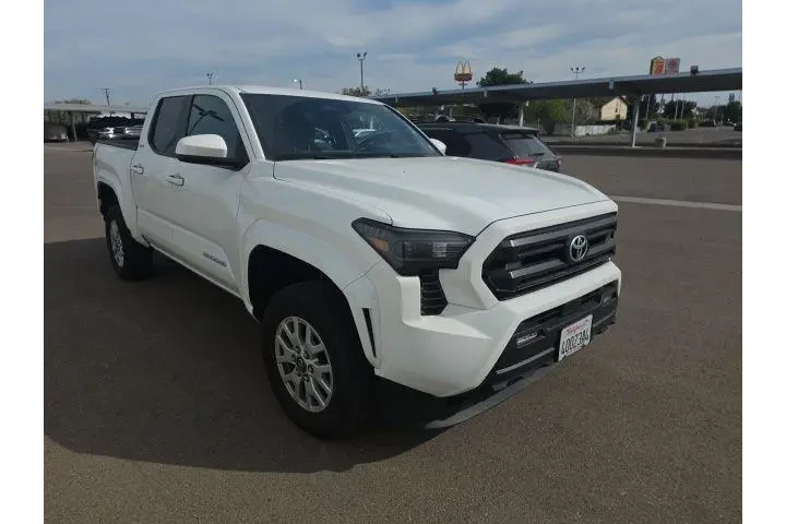 $34500 : Toyota Tacoma 2024 4x2 SR5 4 image 1