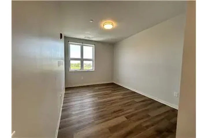 $1500 : Rental property with 2 bedro image 10