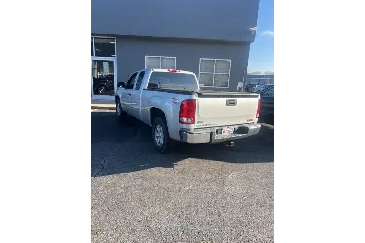 $13995 : GMC Sierra 1500 2011 4x4 SLE image 7
