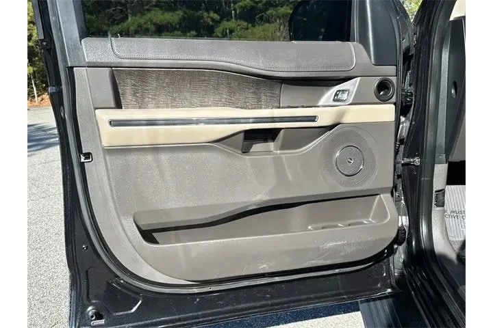 $27598 : Ford Expedition MAX 2021 4x2 image 10