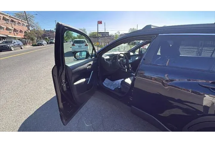 $31349 : Toyota Corolla Cross Hybrid image 10