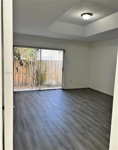 $2450 : NICE 3BD/2BA HOME IN MIAMI image 2