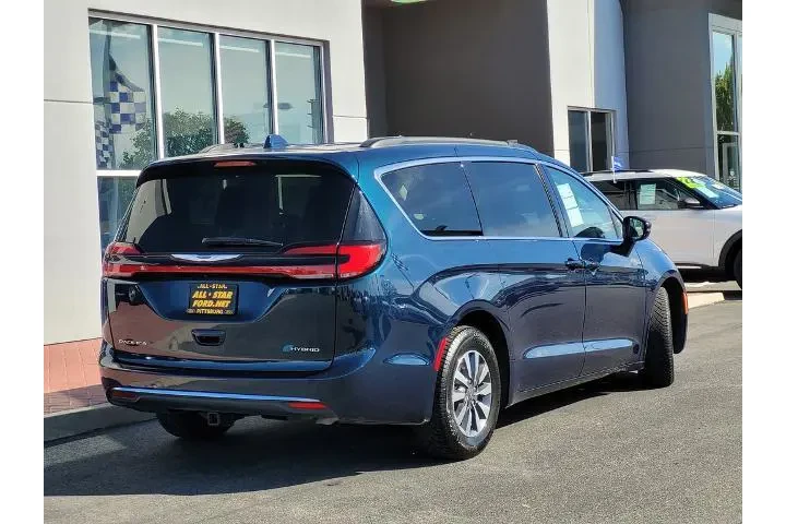 $29300 : Chrysler Pacifica Hybrid 202 image 4