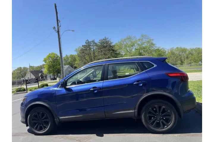 $7999 : 2017 Rogue Sport SV image 8