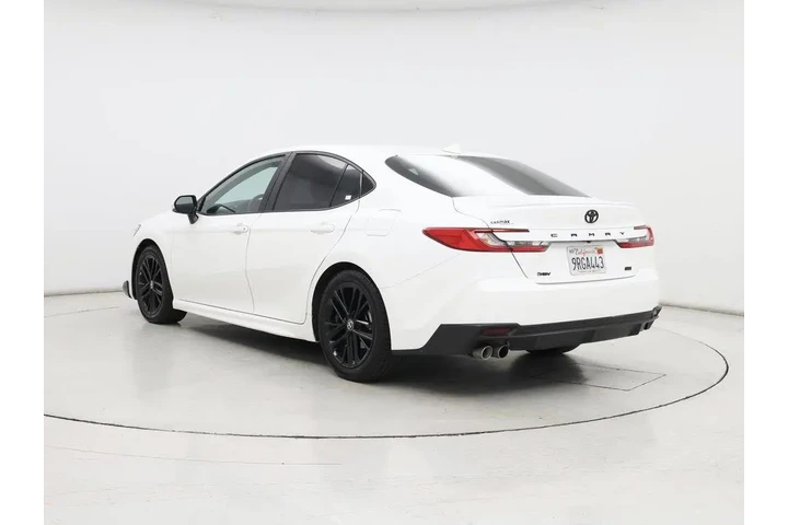 $26998 : Toyota Camry 2025 SE 4dr Sed image 2