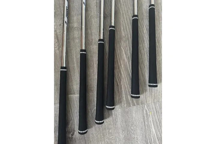 $400 : Golf Clubs image 2