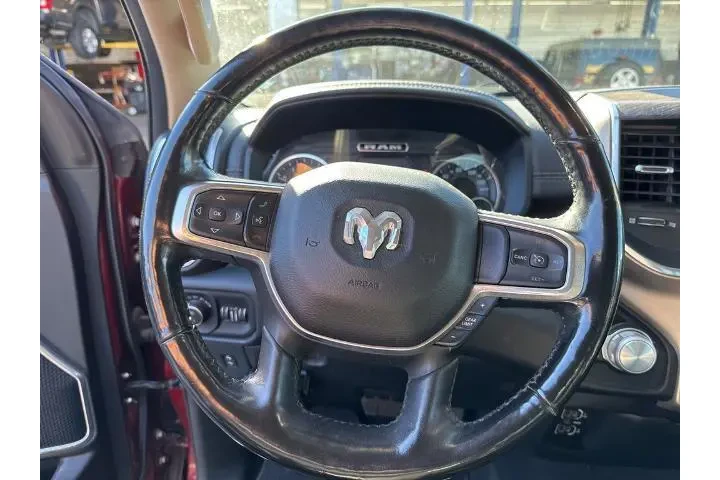 $31565 : Ram 1500 2019 4x4 Laramie 4d image 7