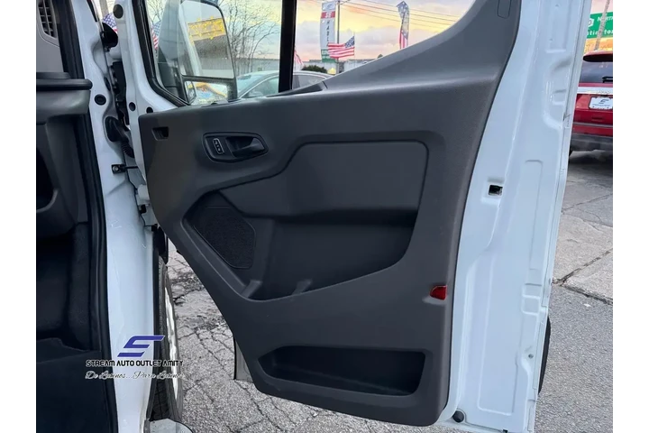 $26898 : Ford Transit 2023 250 3dr SW image 9