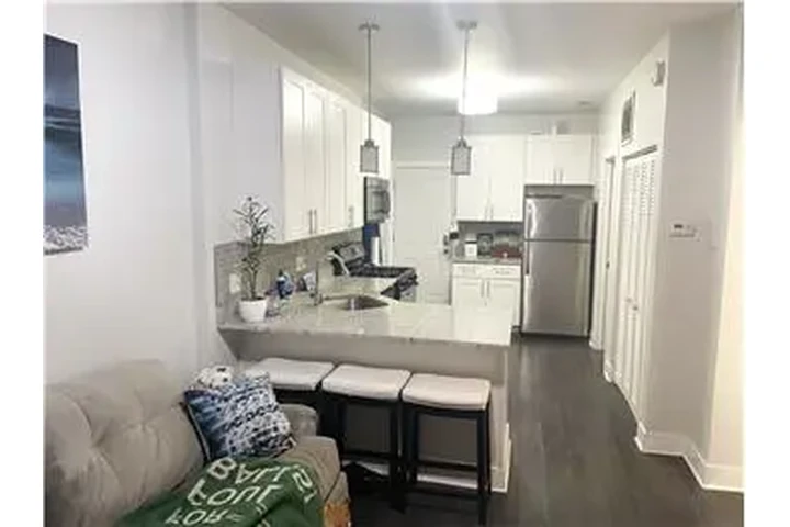 $2650 : Rental property with 1 bedro image 1