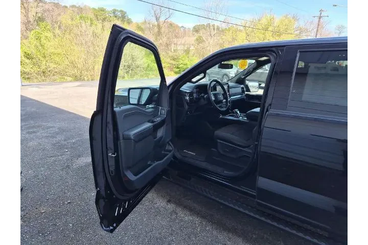 $37995 : Ford F-150 2023 4x4 XLT 4dr image 10