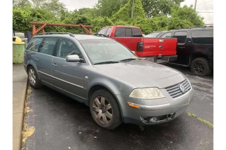 2002 Passat GLX 4Motion image 1