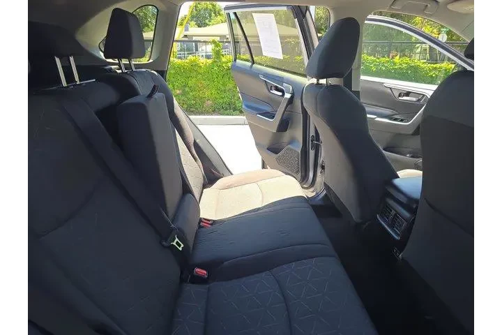 $19995 : Toyota RAV4 2020 AWD XLE 4dr image 10