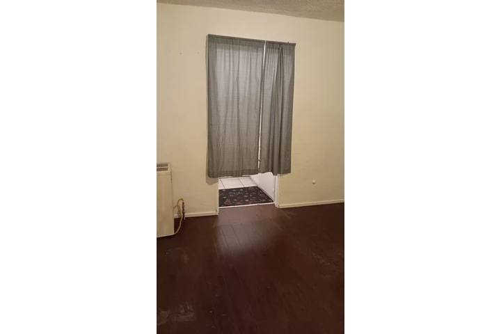 $850 : Espacio sala image 6