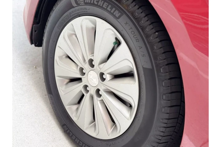 $7990 : 2016 HYUNDAI SONATA HYBRID image 1