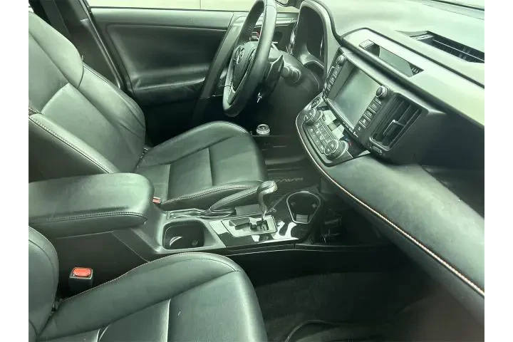 $15898 : Toyota RAV4 2017 AWD SE 4dr image 7