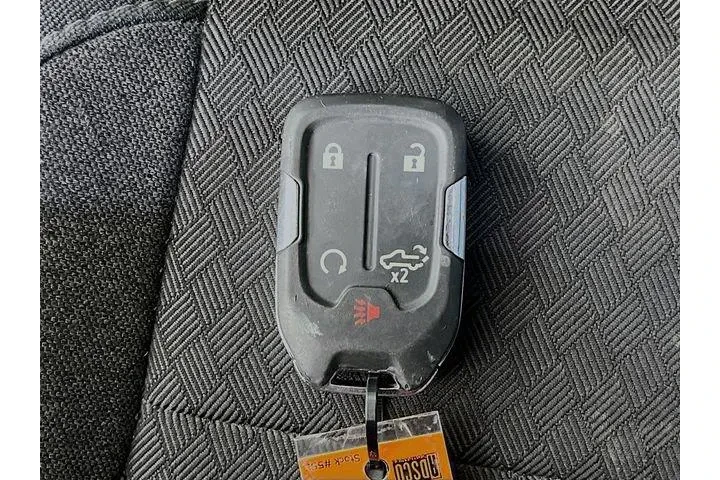 $27975 : GMC Sierra 1500 2019 4x4 SLE image 9