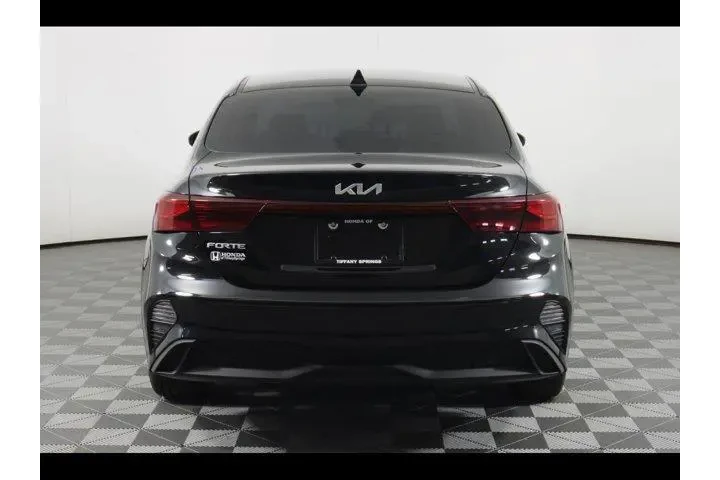 $19875 : Kia Forte 2023 LXS 4dr Sedan image 6