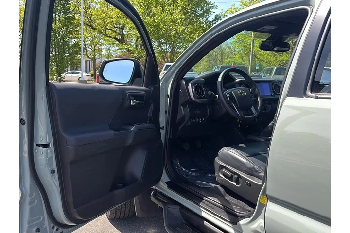 $40299 : Gold Certified 2023 Tacoma TR image 2