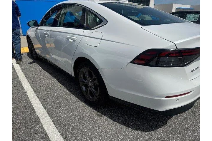 $27958 : Honda Accord Hybrid 2023 EX- image 5