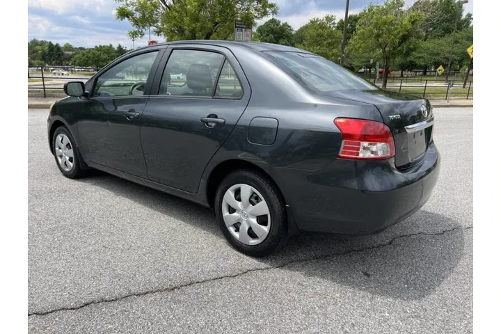 $6900 : 2008 Yaris image 8