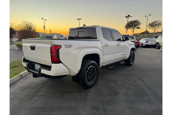 $36639 : Toyota Tacoma 2024 4x2 SR5 4 image 6