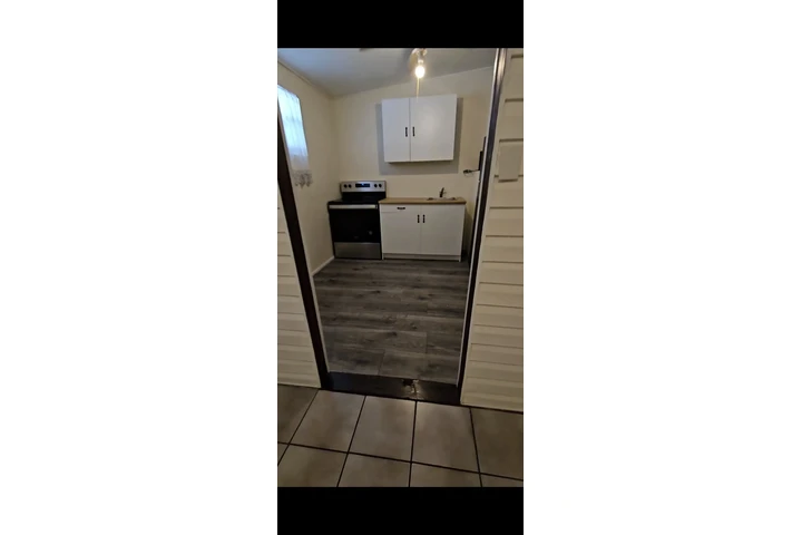 $1000 : Estudio en oakland park image 2