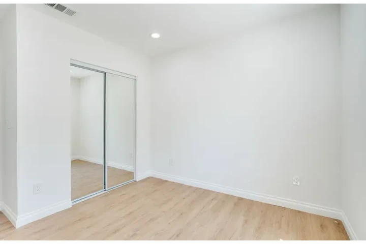 $2500 : 3bd and 2bath for rent at LA image 4