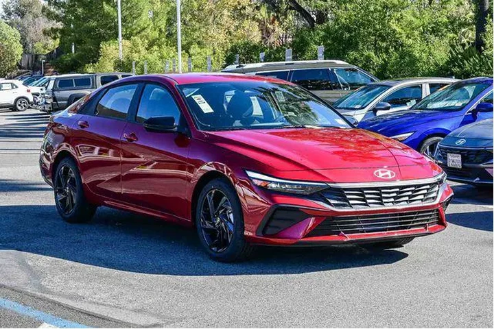 $25500 : Hyundai ELANTRA 2026 SEL Spo image 3