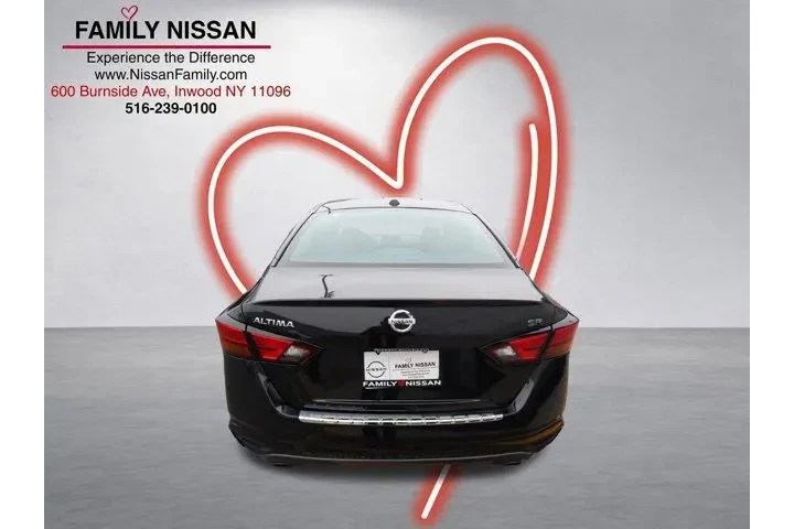 $15761 : Nissan Altima 2021 2.5 SR 4d image 4