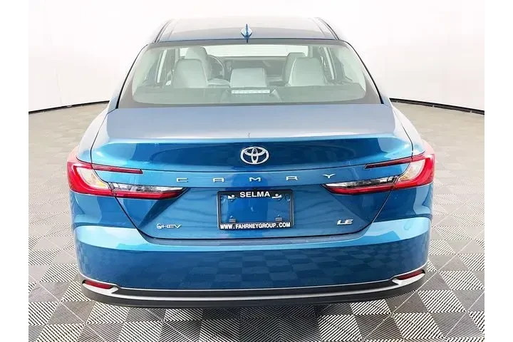 $33900 : Toyota Camry 2026 LE 4dr Sed image 6