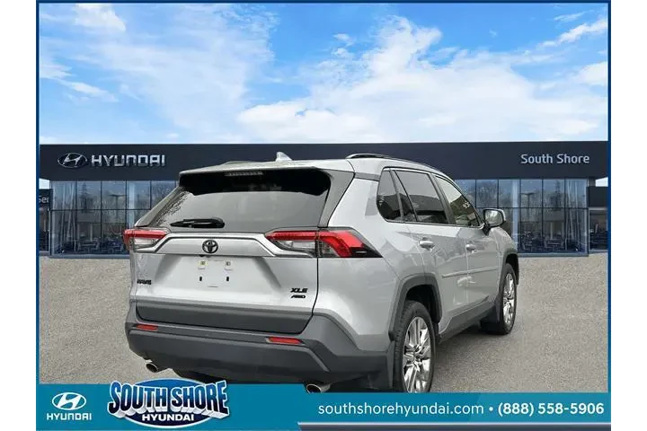 $32418 : Toyota RAV4 2023 AWD XLE Pre image 6